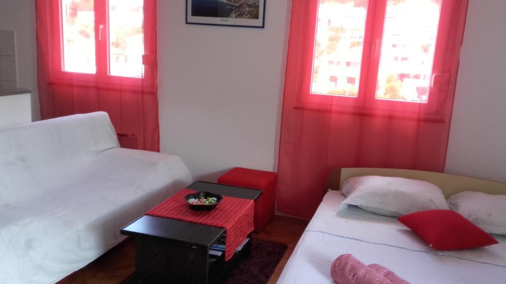 Apartment Max Omiš Esterno foto