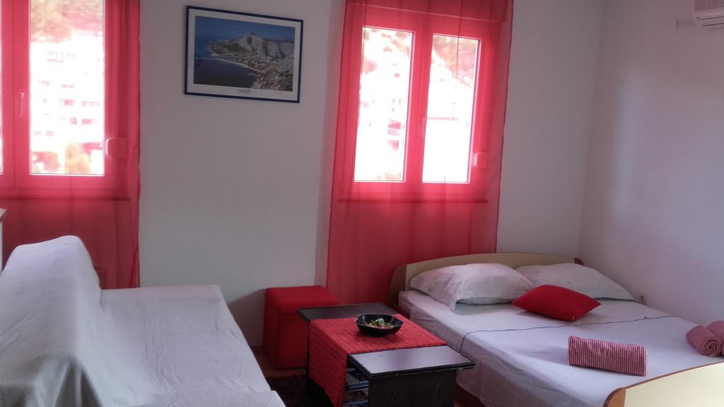 Apartment Max Omiš Esterno foto