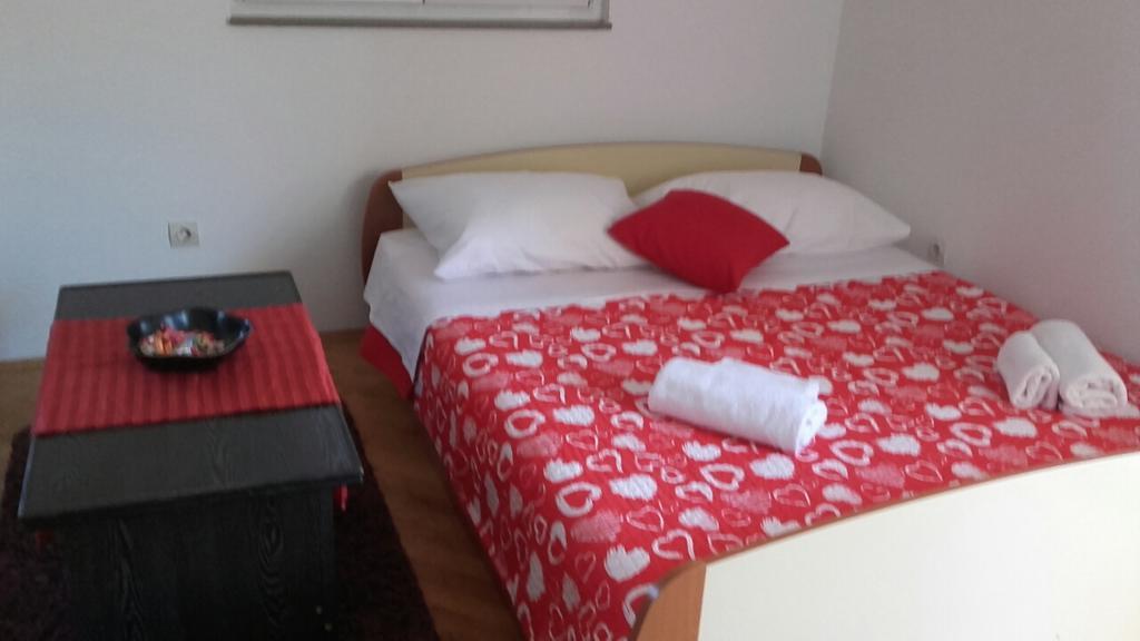 Apartment Max Omiš Esterno foto
