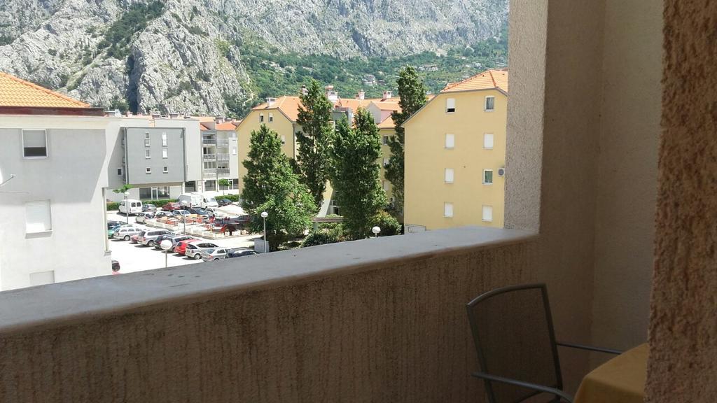 Apartment Max Omiš Esterno foto