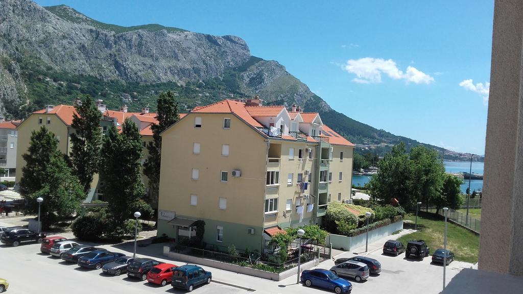 Apartment Max Omiš Esterno foto